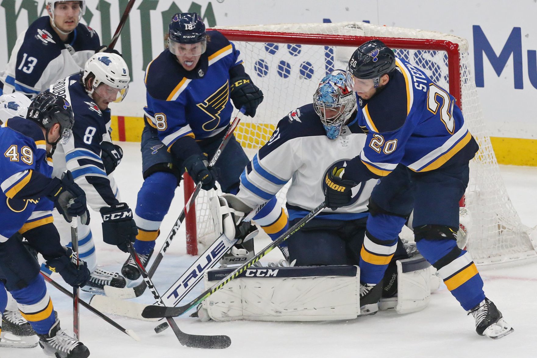 Blues and Jets battle in game 3 of the playoffs